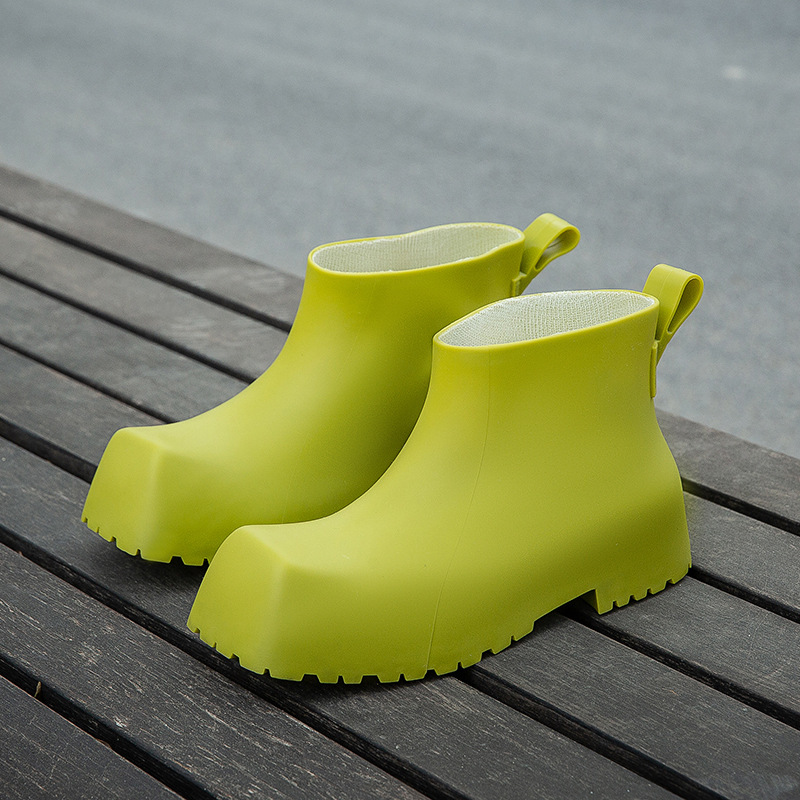 2022 New Square Head Waterproof and Non slip Women's Water Shoes Low Tube Casual Plush Warm Women's Rain Boots Rain Shoes